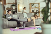 Moet je investeren in een home-gym, of toch naar de sportschool gaan?