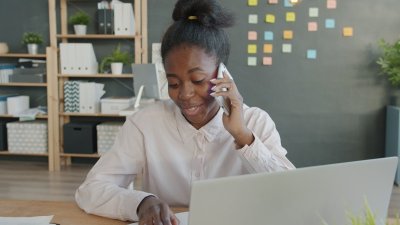 Ongevraagd bellen kost ondernemers nu duizenden euro's